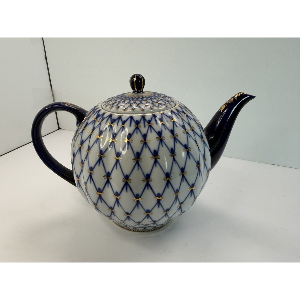 Lomonosov Porcelain Large Cobalt Blue Net Teapot Gold‎ 7 1/8" Russia
